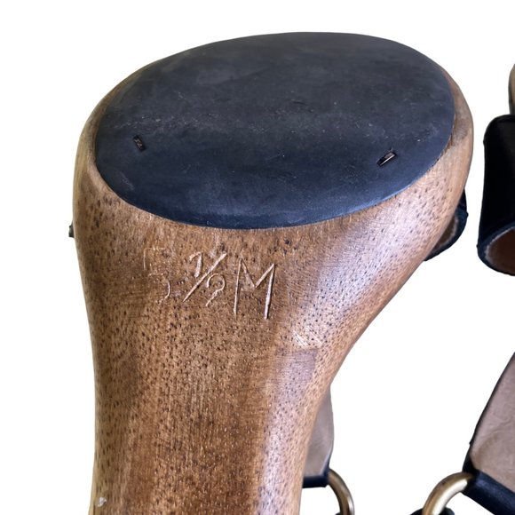 Michael Kors Sandals, Size 5.5 - Picture 9 of 10